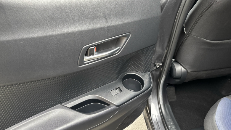 Toyota C-HR 2.0 Hybrid Dynamic 5dr CVT Hybrid Hatchback